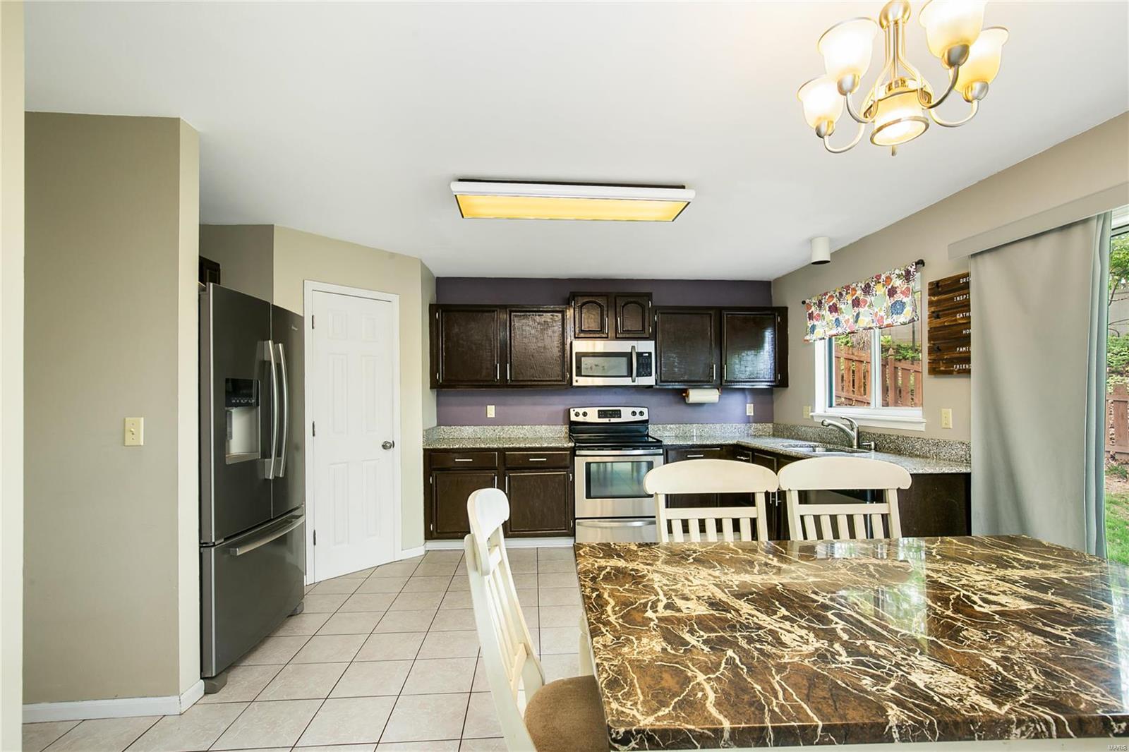 1869 Strawberry Ridge Drive Ballwin, MO 63021 - Photo 8 of 25 Gallery Image 8