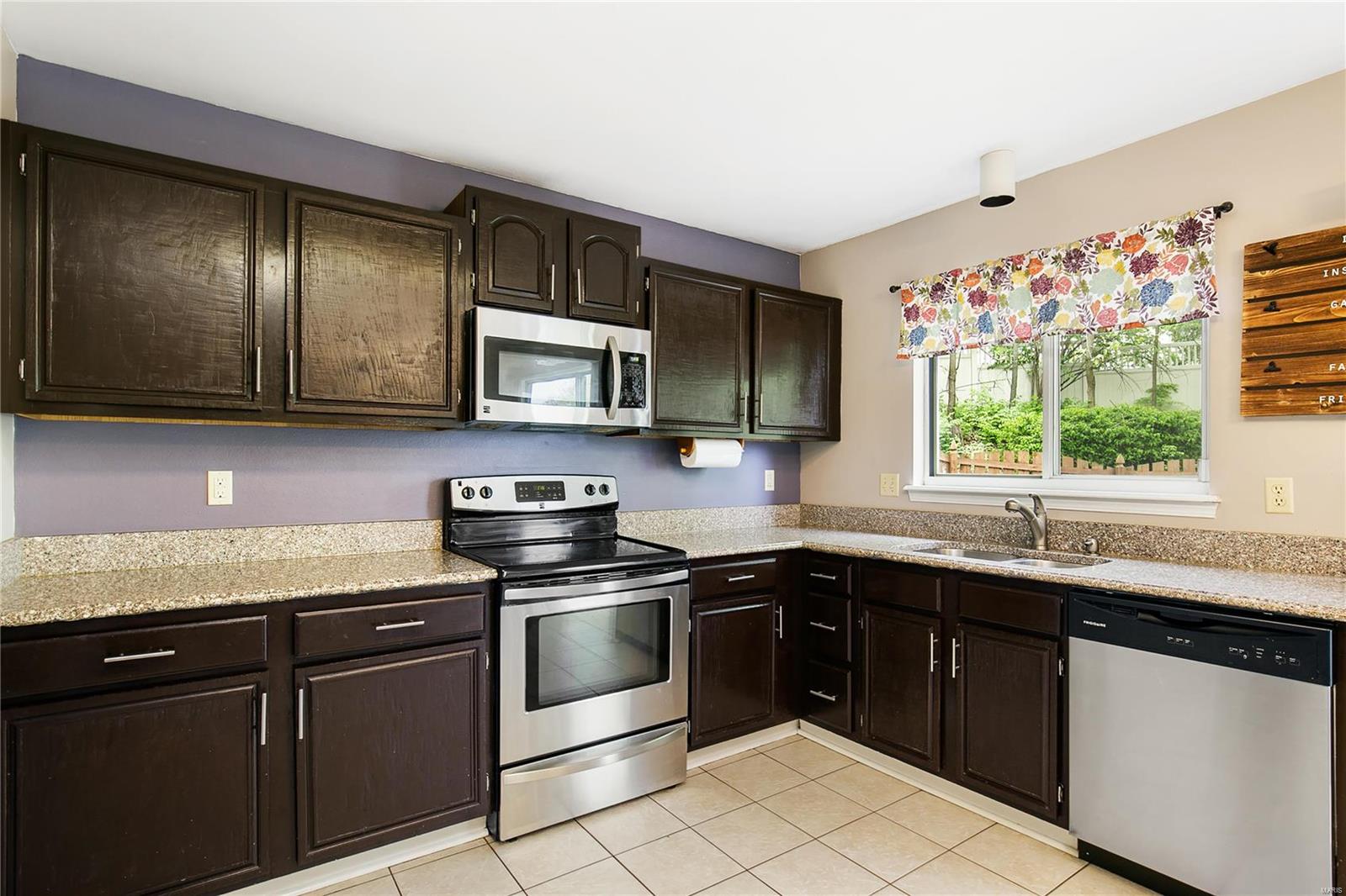 1869 Strawberry Ridge Drive Ballwin, MO 63021 - Photo 9 of 25 Gallery Image 9