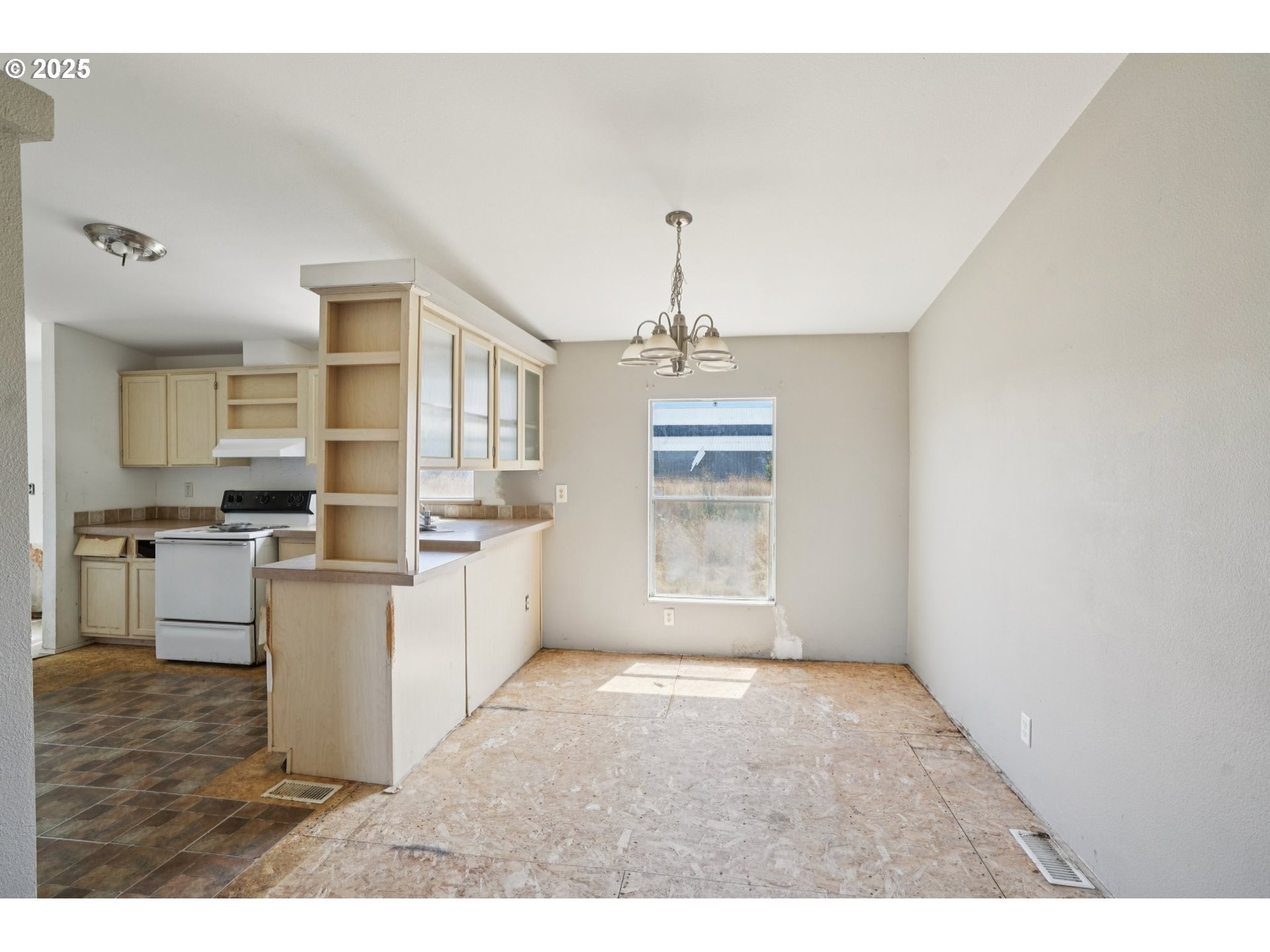 6696 Little Road Southeast Turner, OR 97392 - Photo 11 of 31 Gallery Image 11