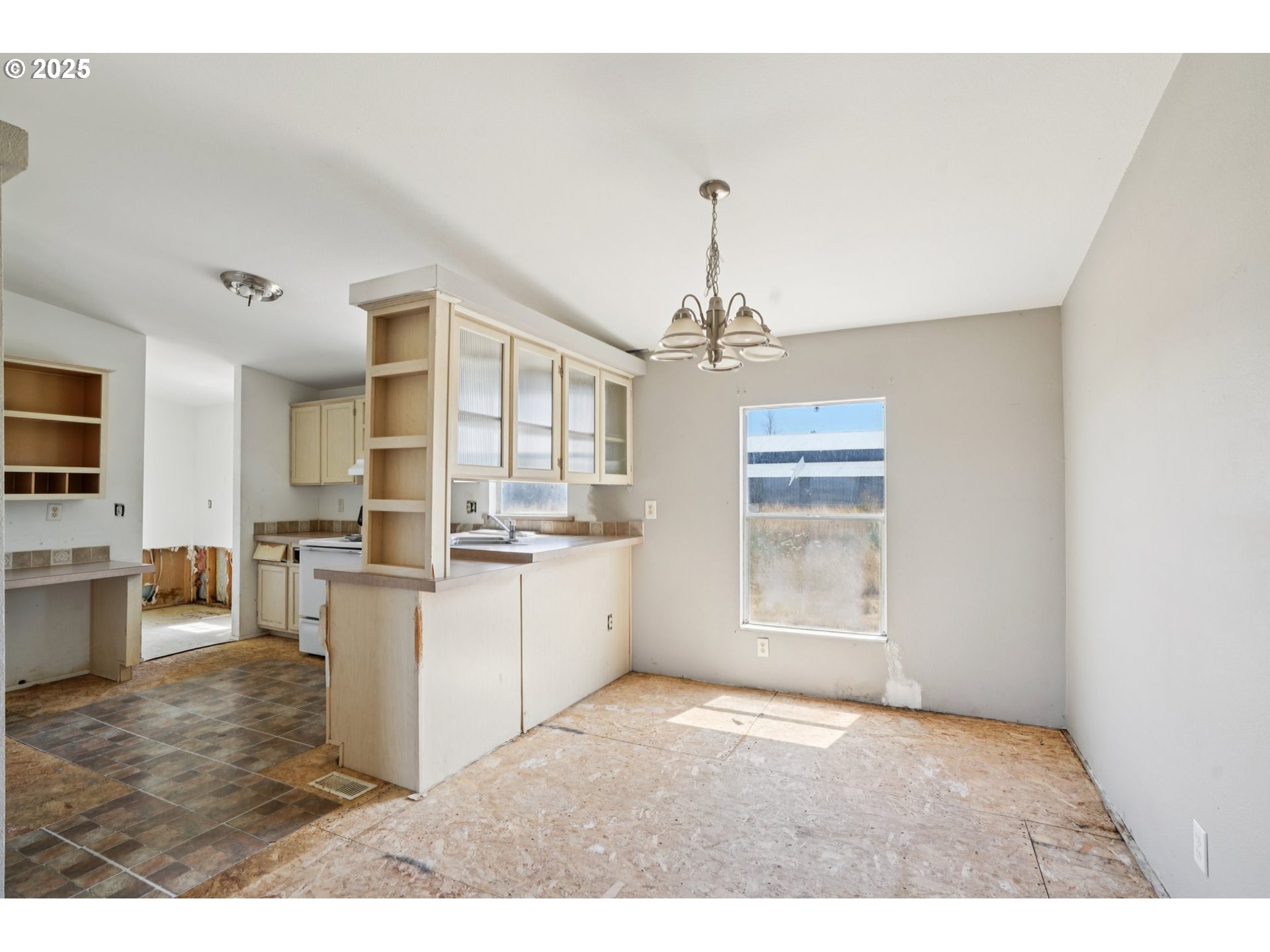 6696 Little Road Southeast Turner, OR 97392 - Photo 6 of 31 Gallery Image 6