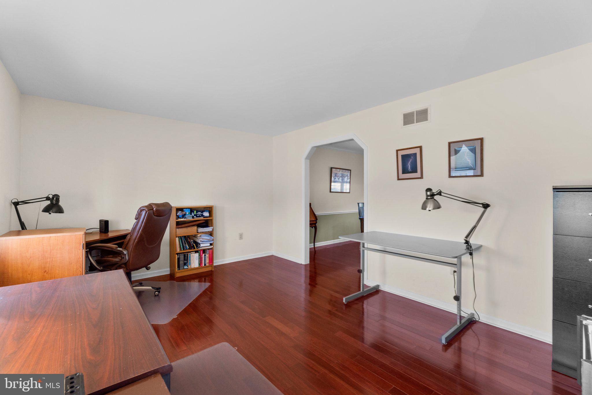 2690 Leslie Road Mount Airy, MD 21771 - Photo 4 of 46 Gallery Image 4