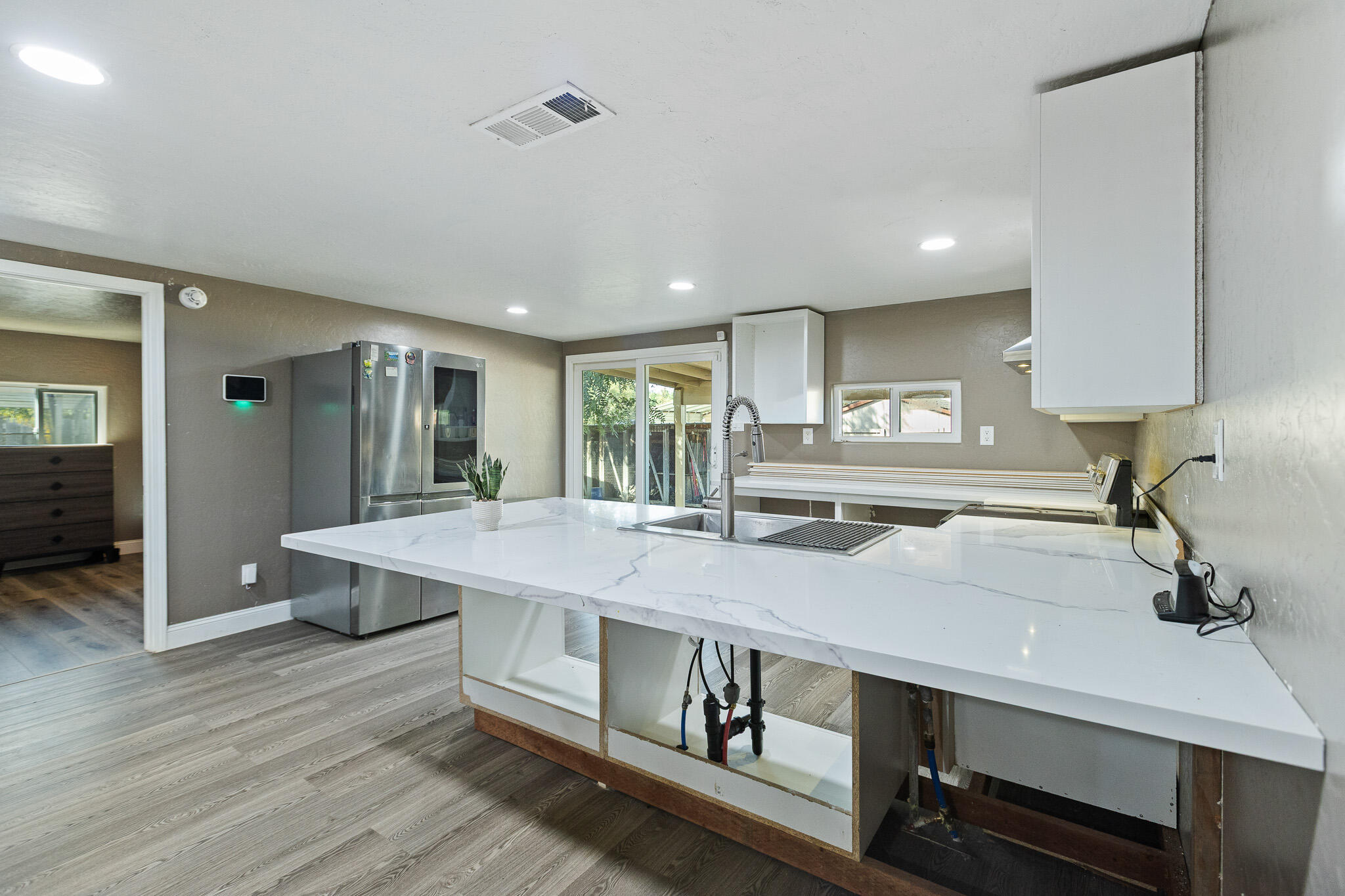 25769 Hypericum Road Visalia, CA 93292 - Photo 19 of 83 20 Kitchen