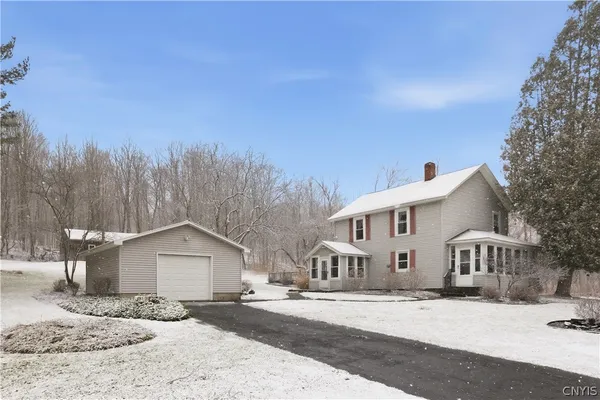 $299,000 | 2178 Canal Road, Camillus, NY 13112