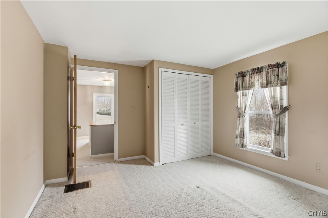 2178 Canal Road Camillus, NY 13112 - Photo 14 of 28