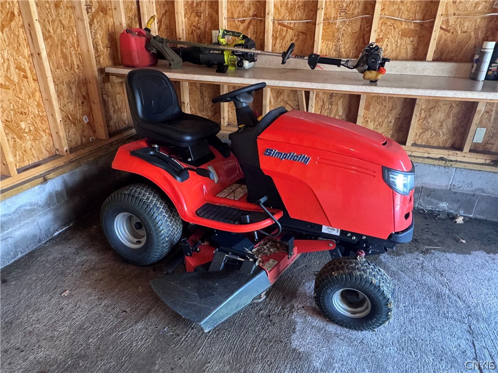 2178 Canal Road Camillus, NY 13112 - Photo 20 of 28