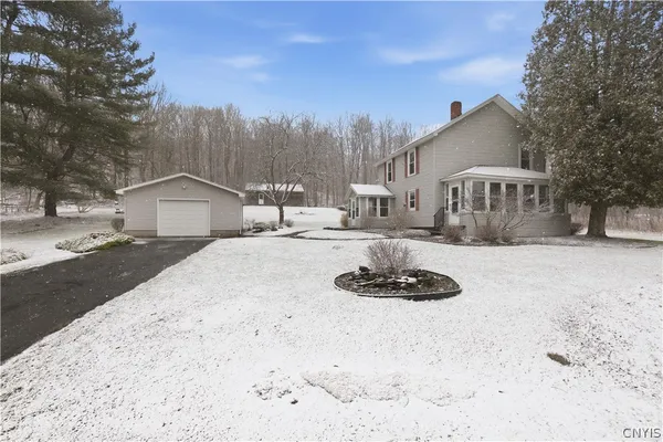 $299,000 | 2178 Canal Road, Camillus, NY 13112