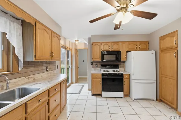 $299,000 | 2178 Canal Road, Camillus, NY 13112