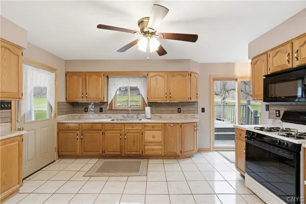 $299,000 | 2178 Canal Road, Camillus, NY 13112