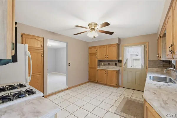 $299,000 | 2178 Canal Road, Camillus, NY 13112