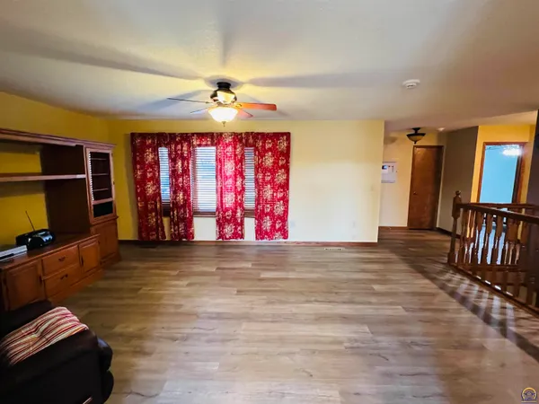 $395,000 | 824 Hillcrest Drive, Seneca, KS 66538
