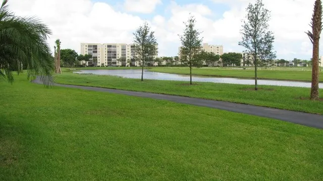 $2,100 | 7260 Kinghurst Drive, Unit 107, Delray Beach, FL 33446