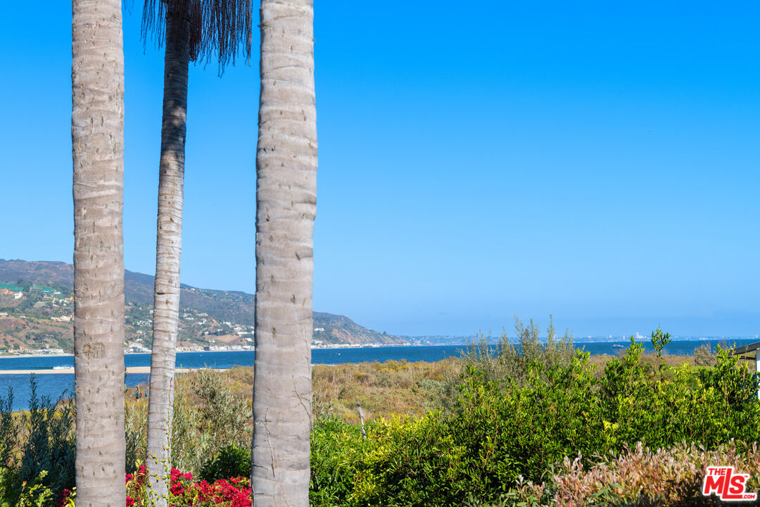 23351 Malibu Colony Road, Unit 108A Malibu, CA 90265 - Photo 20 of 27 a view of a city
