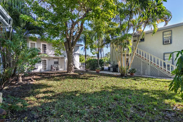 $1,700 | 4205 North Flagler Drive, Unit 2, West Palm Beach, FL 33407