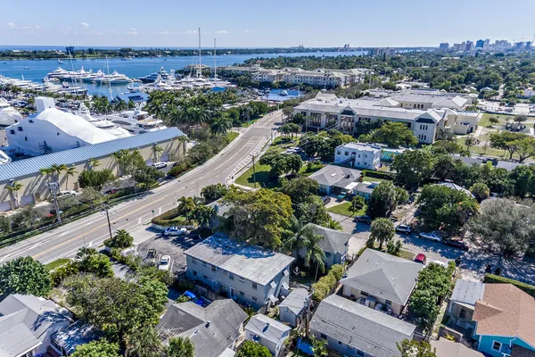 $1,700 | 4205 North Flagler Drive, Unit 2, West Palm Beach, FL 33407