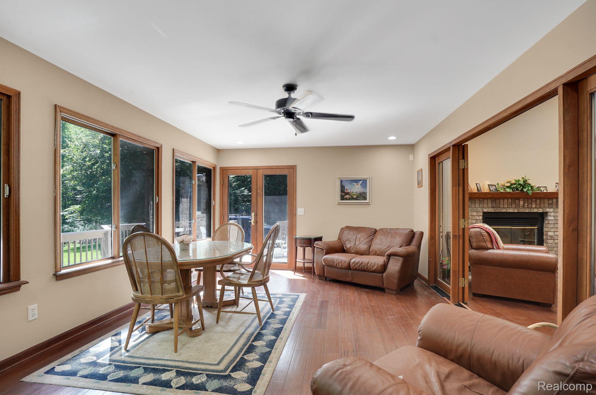 1795 Caughill Road Columbus, MI 48063 - Photo 23 of 38 Sunroom / Family room