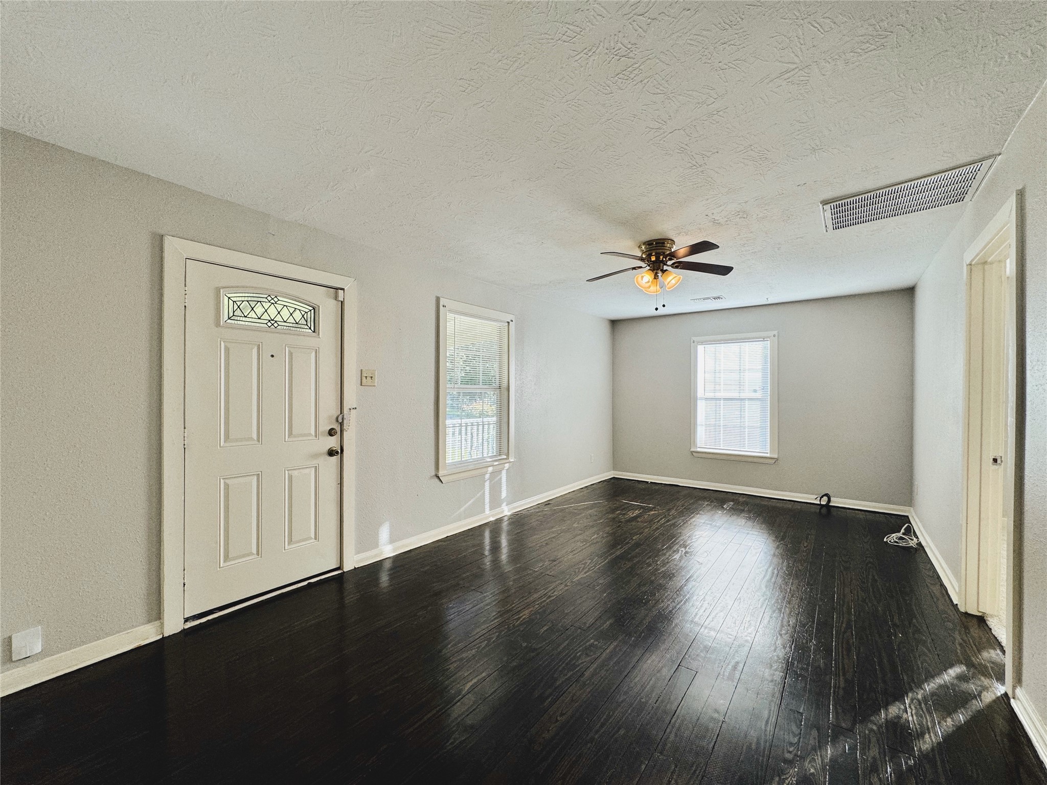 6714 Dillon Street Houston, TX 77061 - Photo 5 of 20