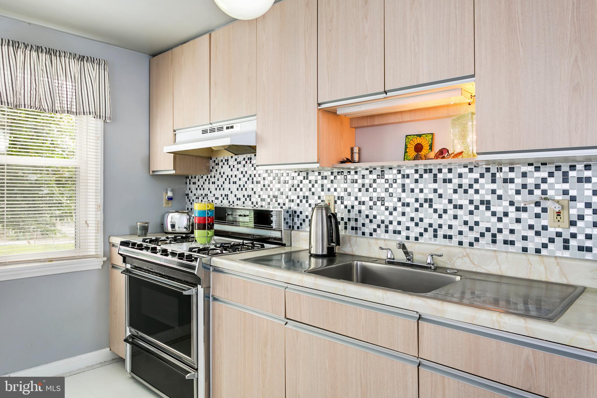3657 Clarenell Road Baltimore, MD 21229 - Photo 6 of 14 Gallery Image 6
