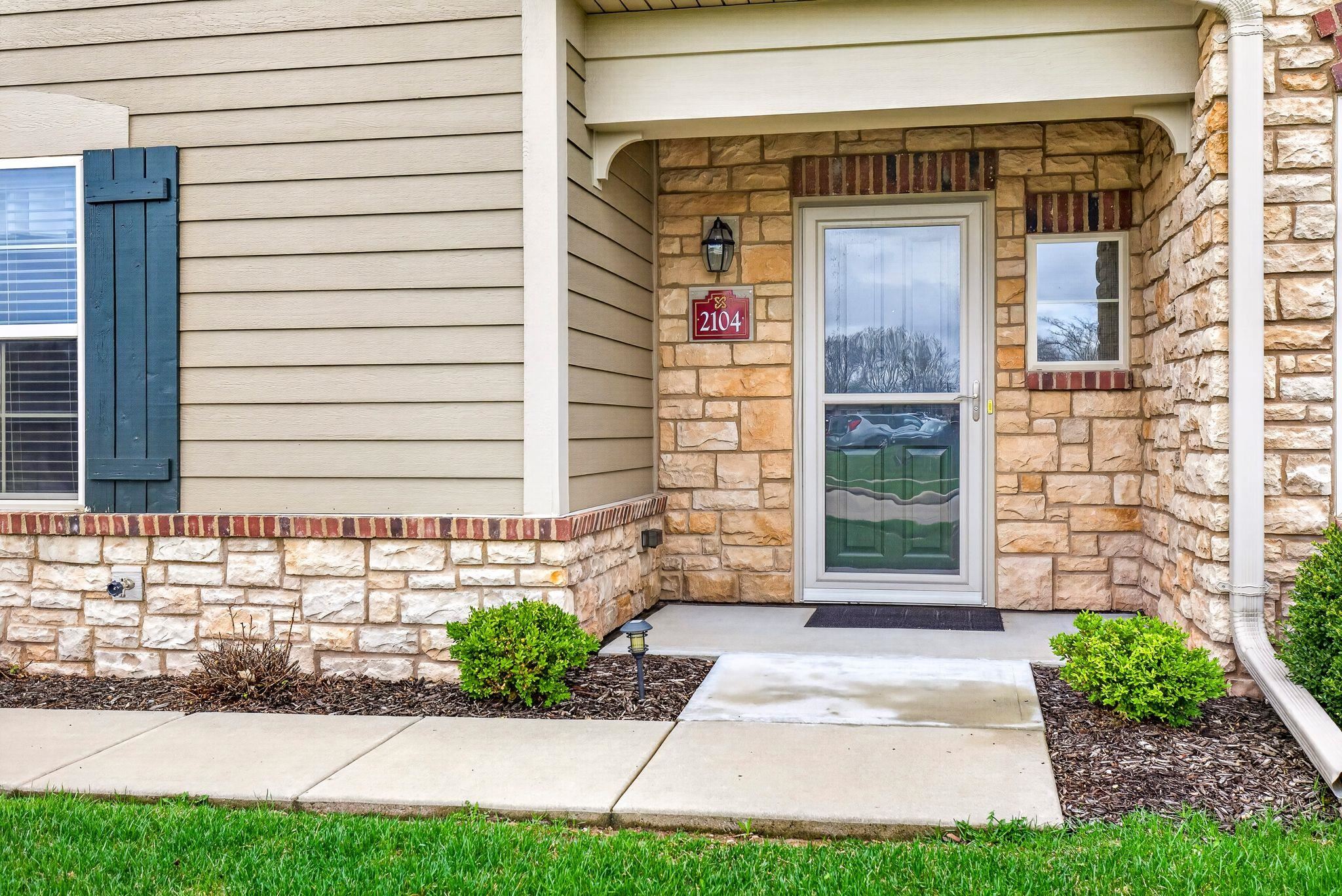 2104 Milestone Drive Appleton, WI 54913 - Photo 2 of 45