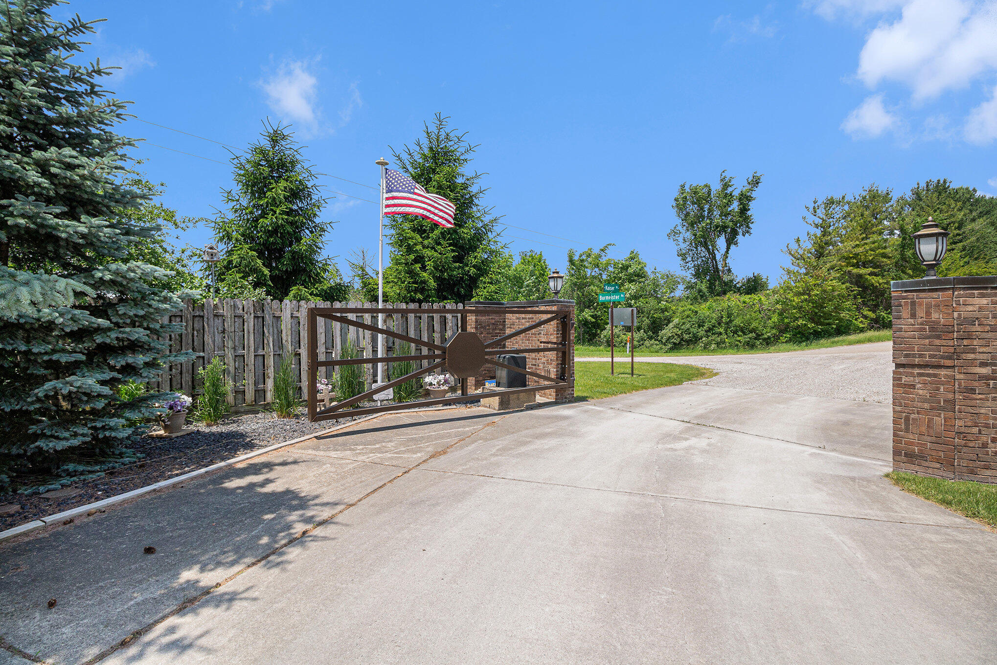 9991 Kaiser Road Saline, MI 48176 - Photo 2 of 82 003_img_1276_409