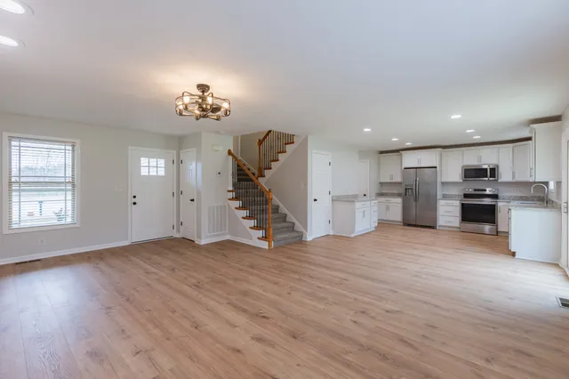 $369,900 | 3149 Clydesdale Drive, Clarksville, TN 37043