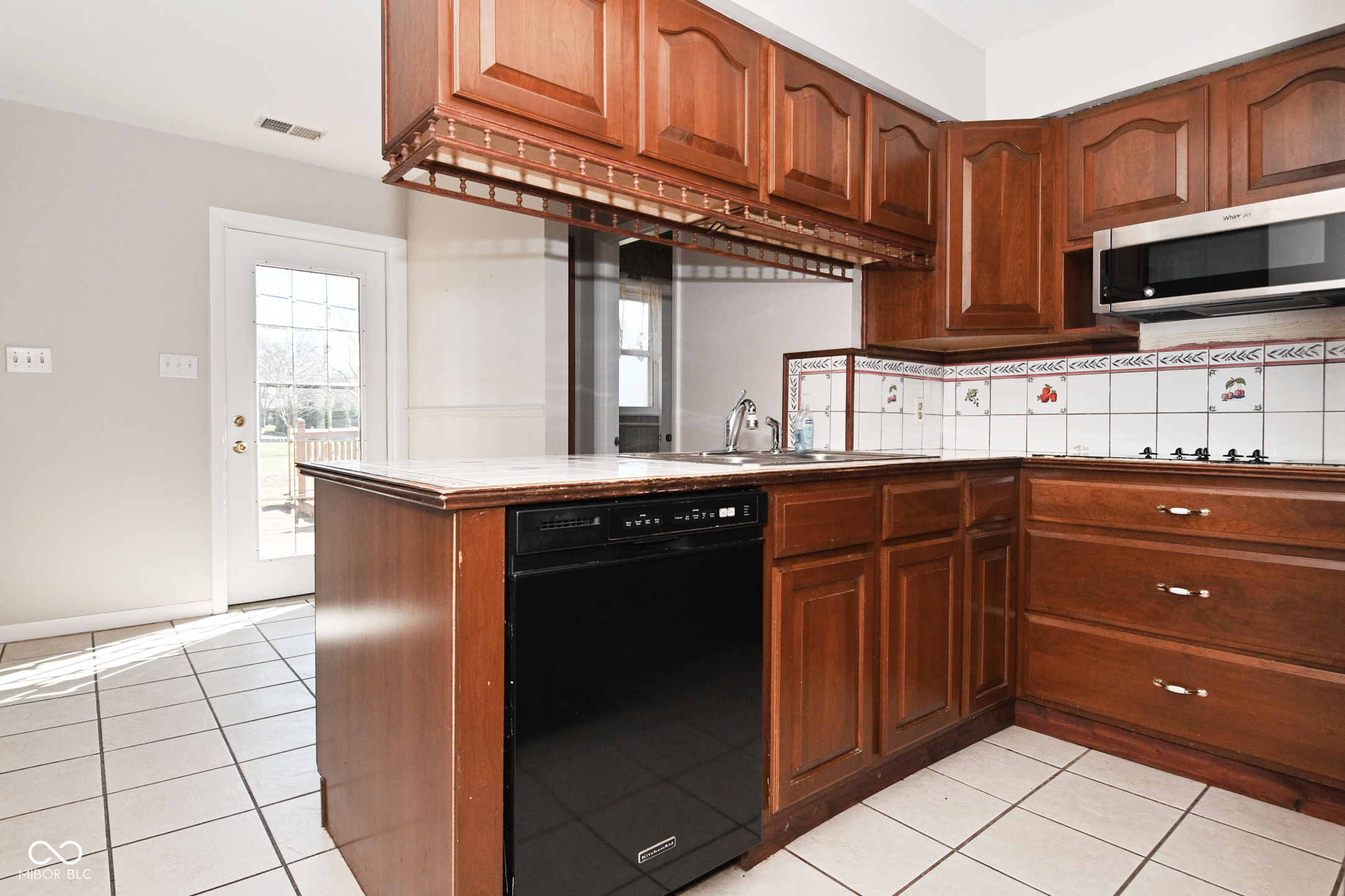 6347 Breamore Road Indianapolis, IN 46220 - Photo 12 of 43