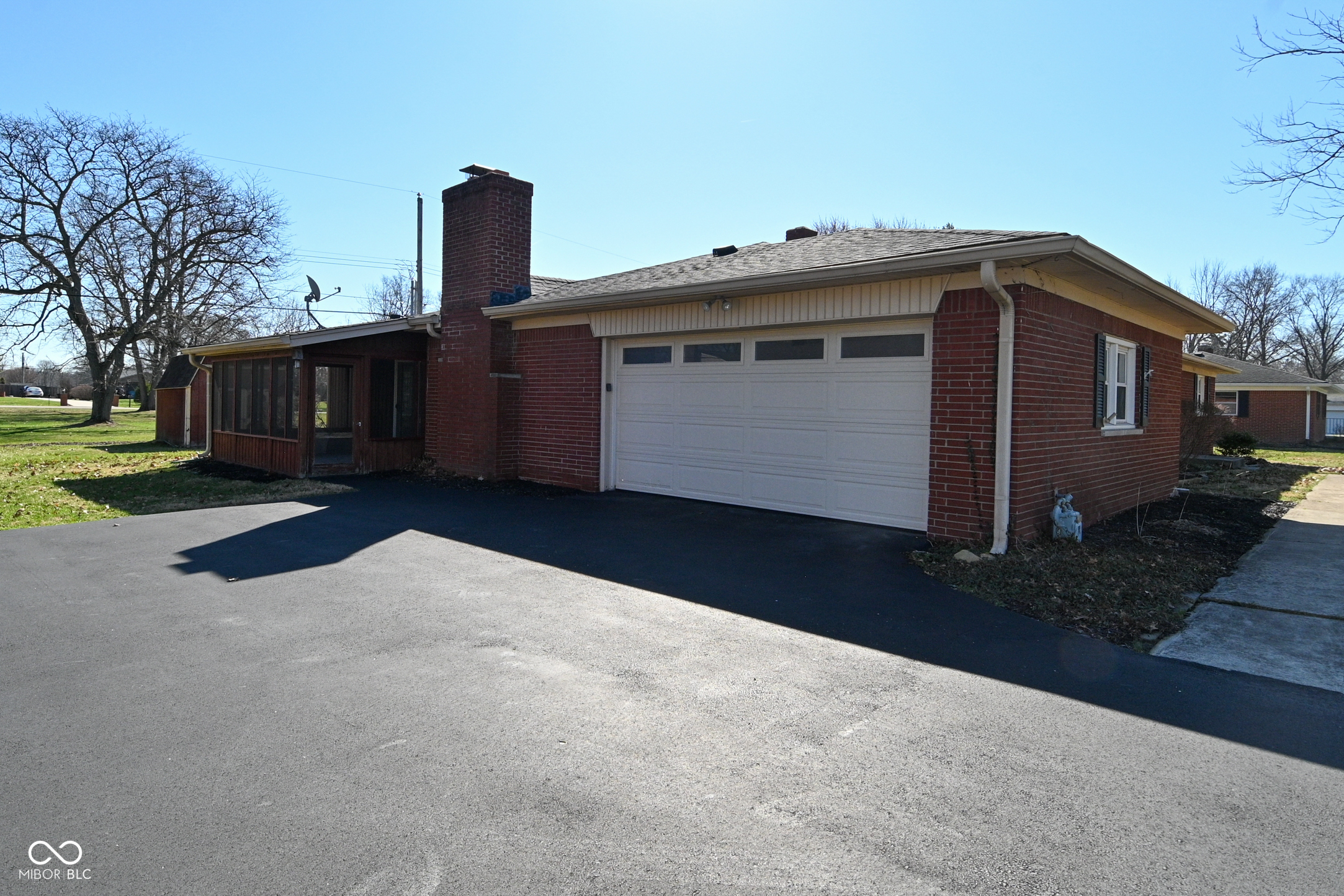 6347 Breamore Road Indianapolis, IN 46220 - Photo 4 of 43