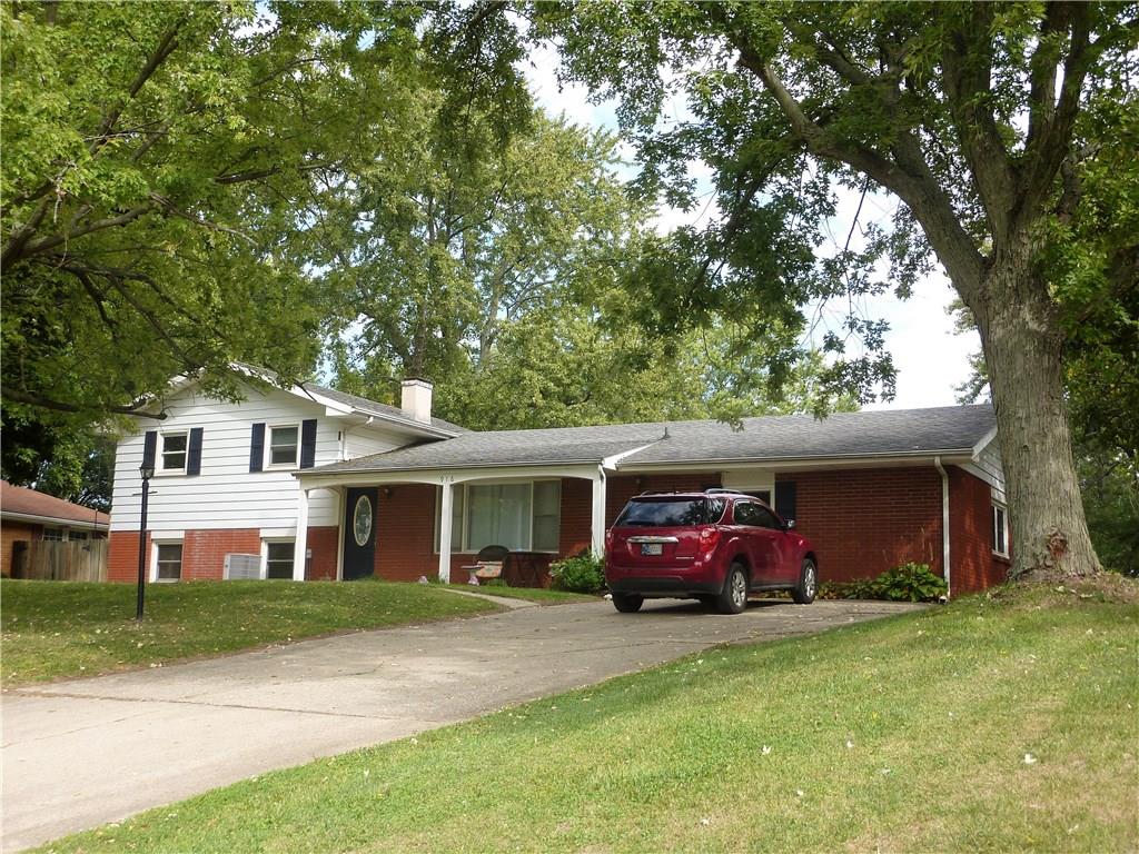 916 West Post Road Anderson, IN 46012 - Photo 2 of 39