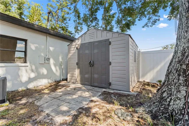 $2,700 | 8014 West Comanche Avenue, Tampa, FL 33615