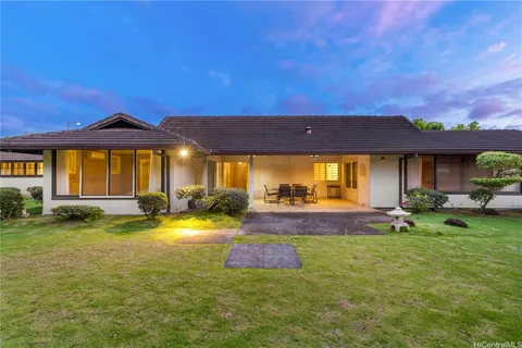 $3,155,000 | 925 Waiholo Street, Honolulu, HI 96816