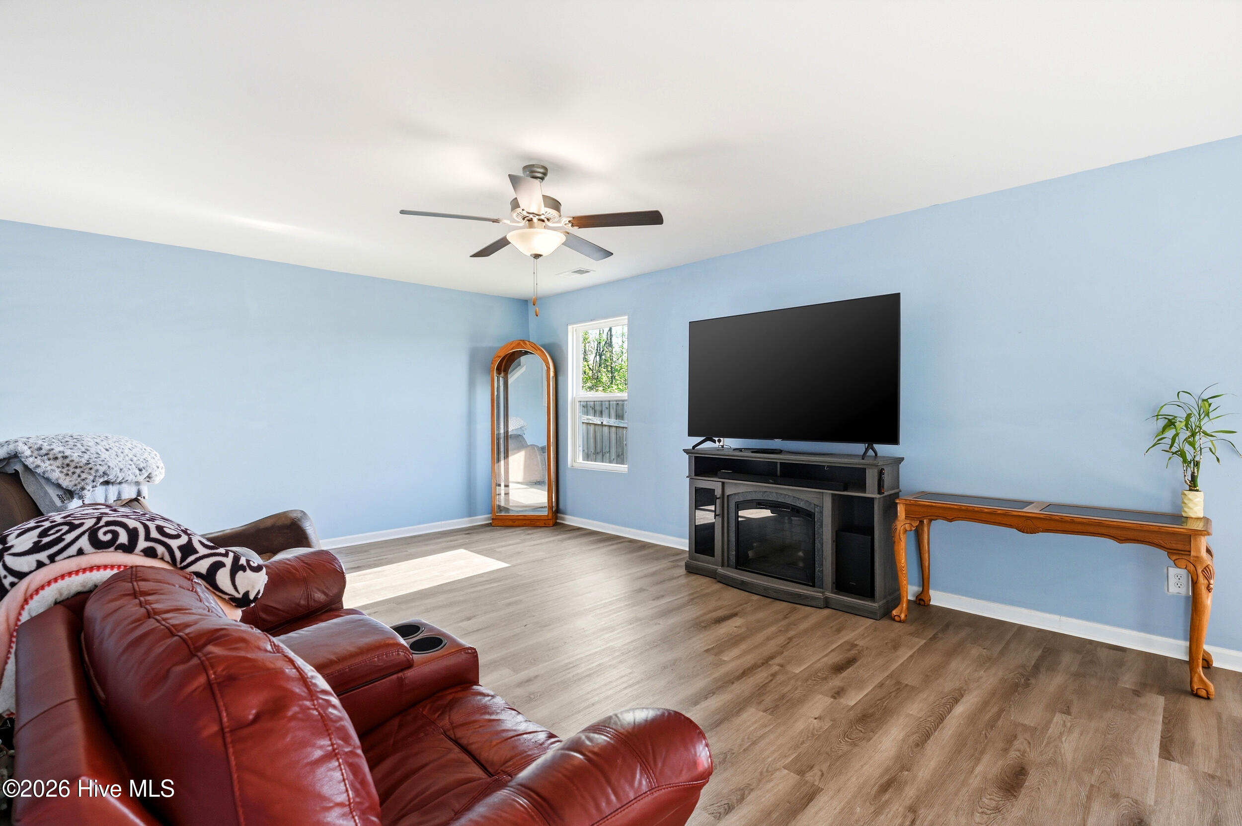 697 Poppleton Drive Hampstead, NC 28443 - Photo 8 of 49 6_697_poppleton_dr_006