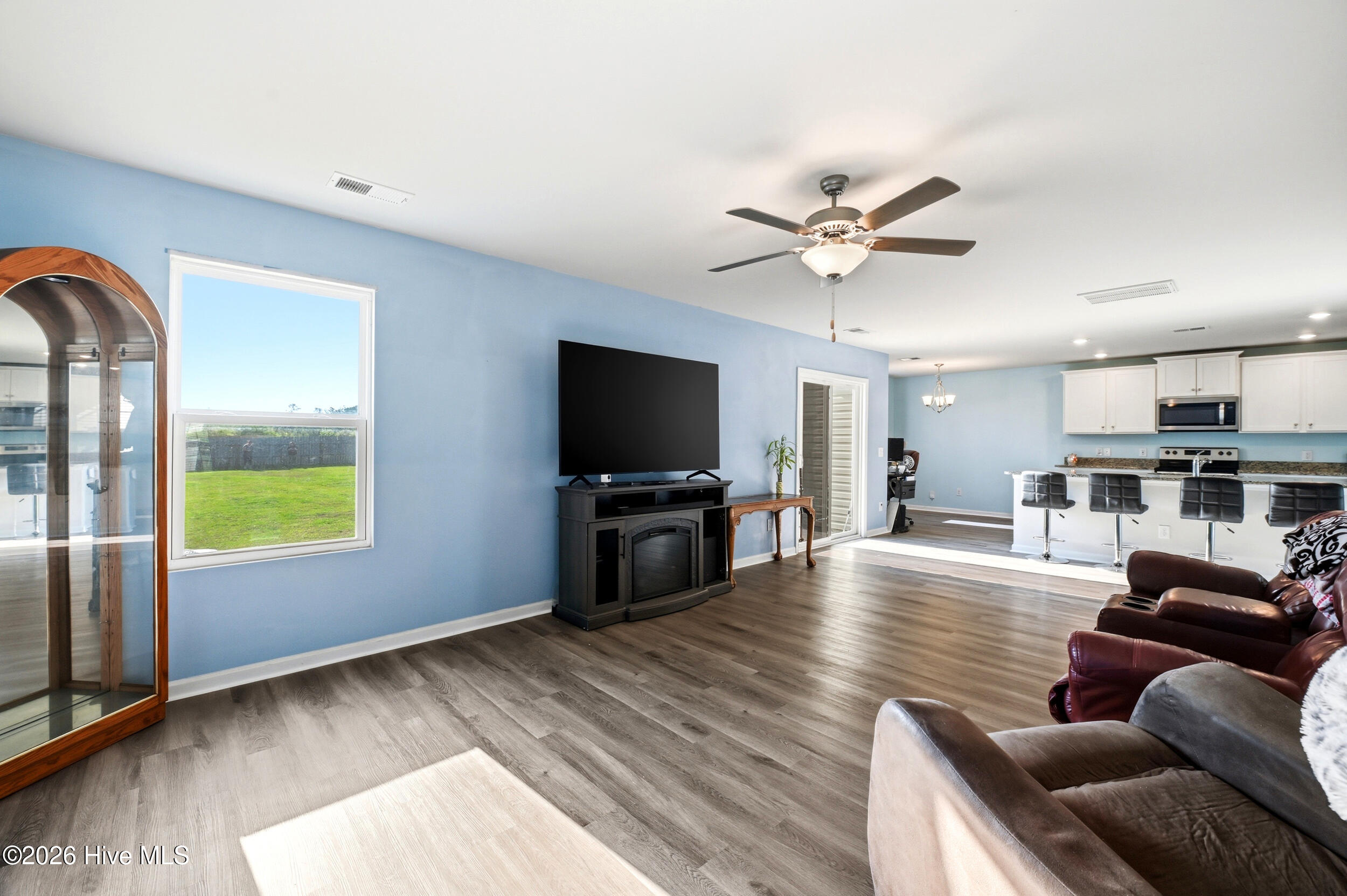 697 Poppleton Drive Hampstead, NC 28443 - Photo 6 of 49 7_697_poppleton_dr_007