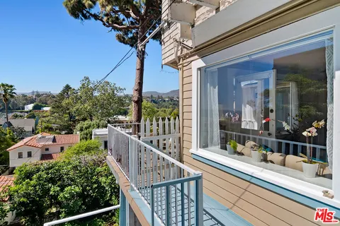 $3,100,000 | 207 Ocean Ave Extension, Santa Monica, CA 90402