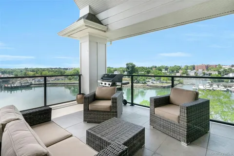 $2,648,000 | 710 Davenport Avenue, Unit 8, New Rochelle, NY 10805