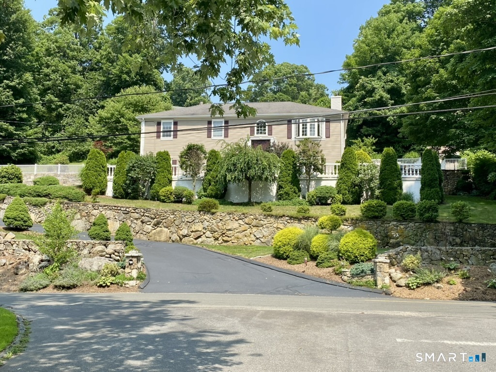 327 Jones Road Naugatuck, CT 06770 - Photo 1 of 26
