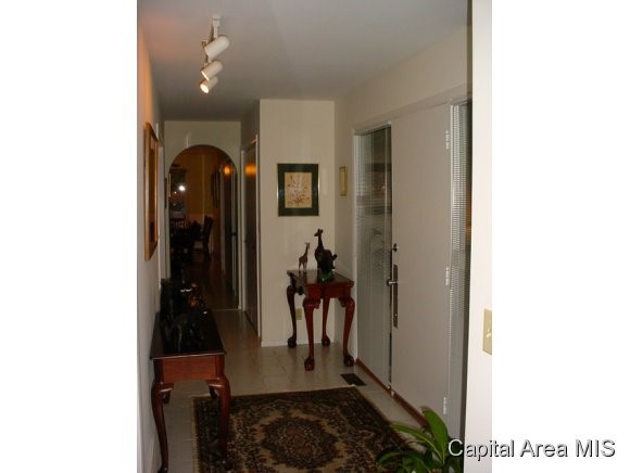 2324 Sylvan Road Springfield, IL 62704 - Photo 12 of 24 Gallery Image 12