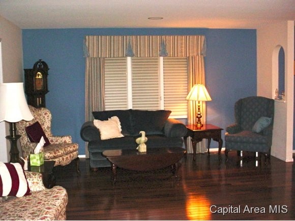 2324 Sylvan Road Springfield, IL 62704 - Photo 2 of 24 Gallery Image 2