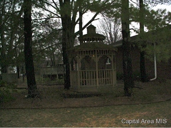 2324 Sylvan Road Springfield, IL 62704 - Photo 22 of 24 Gallery Image 22
