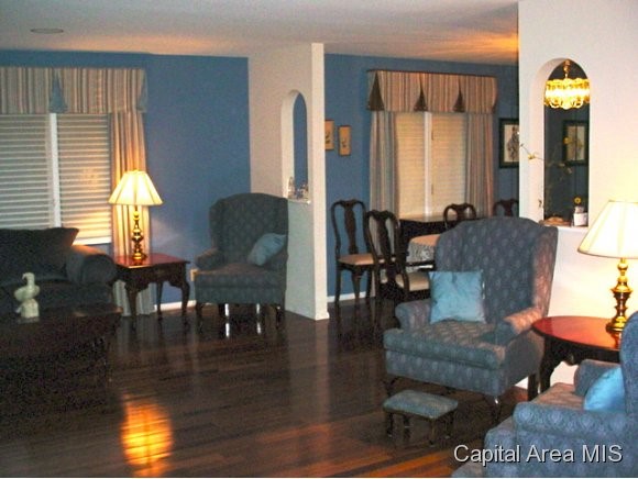 2324 Sylvan Road Springfield, IL 62704 - Photo 3 of 24 Gallery Image 3