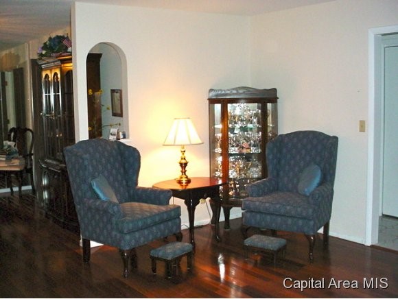 2324 Sylvan Road Springfield, IL 62704 - Photo 5 of 24 Gallery Image 5