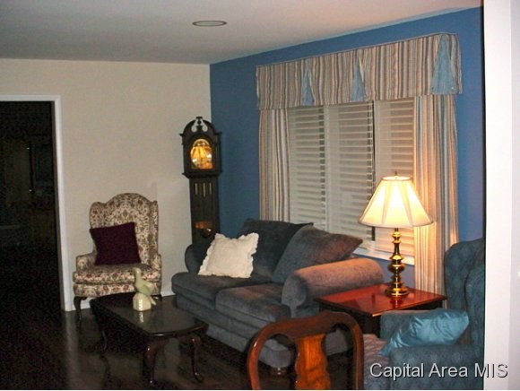 2324 Sylvan Road Springfield, IL 62704 - Photo 7 of 24 Gallery Image 7