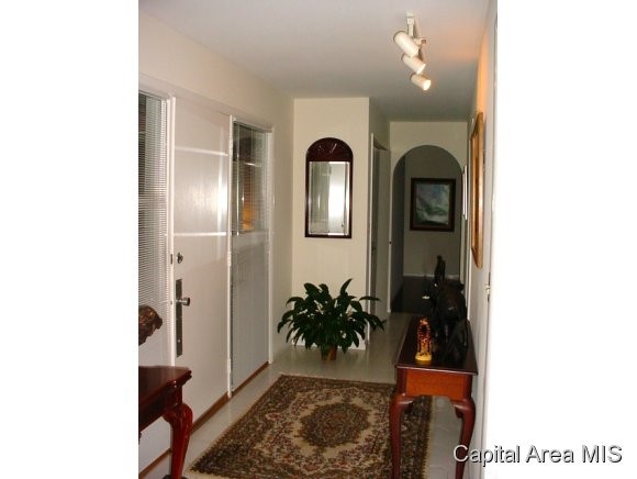 2324 Sylvan Road Springfield, IL 62704 - Photo 10 of 24 Gallery Image 10