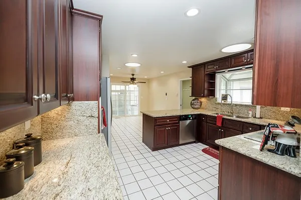 $695,500 | 302 Leveland Lane, Modesto, CA 95350