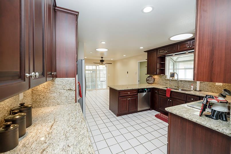 302 Leveland Lane Modesto, CA 95350 - Photo 9 of 39