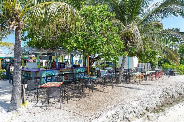 $225,000 | 5911 39th Avenue West, Bradenton, FL 34209