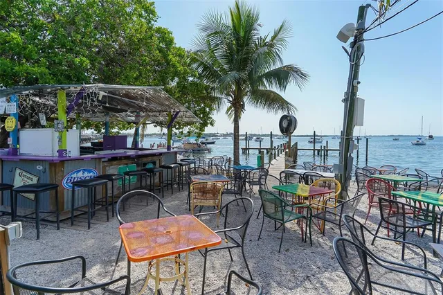 $225,000 | 5911 39th Avenue West, Bradenton, FL 34209