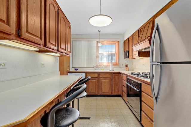 7646 East Prairie Road Skokie, IL 60076 - Photo 4 of 8