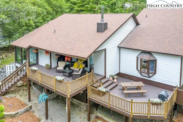 $649,000 | 111 Wintergreen Way, Beech Mountain, NC 28604