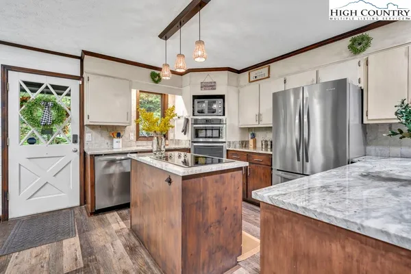 $649,000 | 111 Wintergreen Way, Beech Mountain, NC 28604