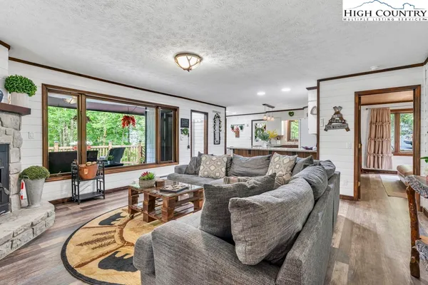 $649,000 | 111 Wintergreen Way, Beech Mountain, NC 28604