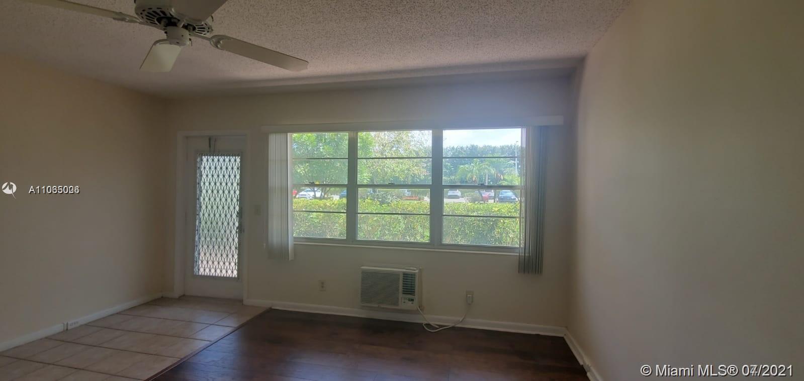 385 Fanshaw J, Unit J Boca Raton, FL 33434 - Photo 14 of 18